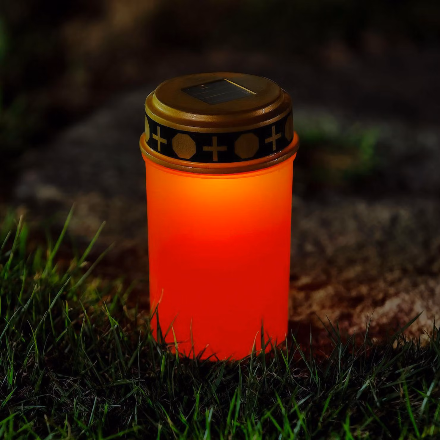 Candele solari da montaggio a palo – luce LED bianco caldo e tremolante – 7,3 x 20,5 cm – rosso/bianco, 1 pezzo [13001]