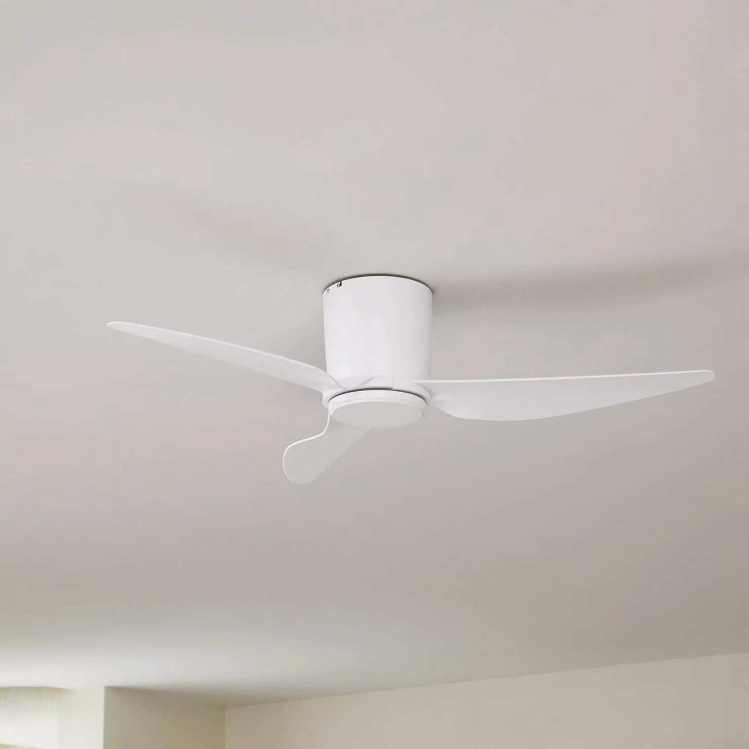 Ventilatore da soffitto Lindby Aulo, bianco, DC, silenzioso, Ø 123 cm Aulo, Bianco / Opale, Soggiorno / Sala da pranzo, Metallo, Moderno