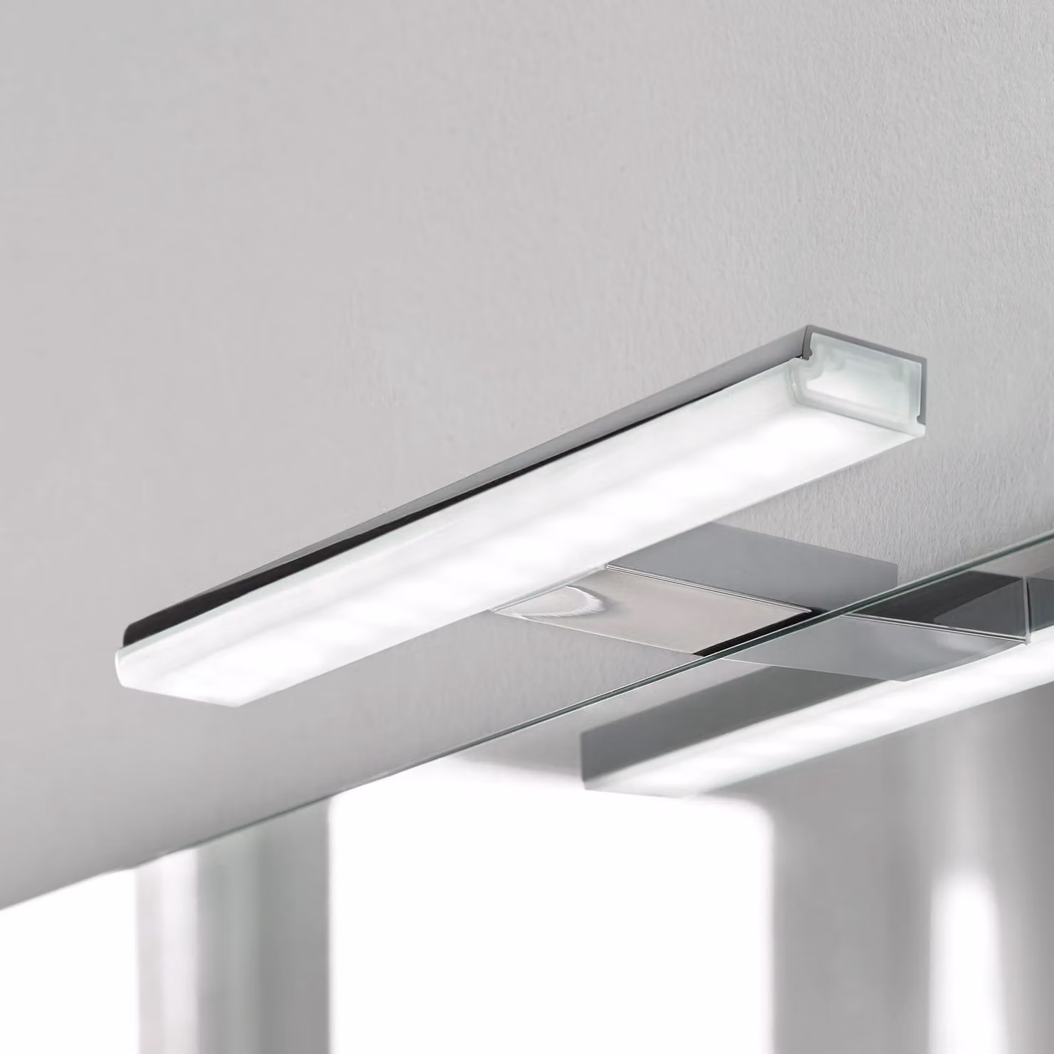 Ebir Applique da parete Pandora, Cromo / Argento, Bagno, Plastica, Moderno, Applique