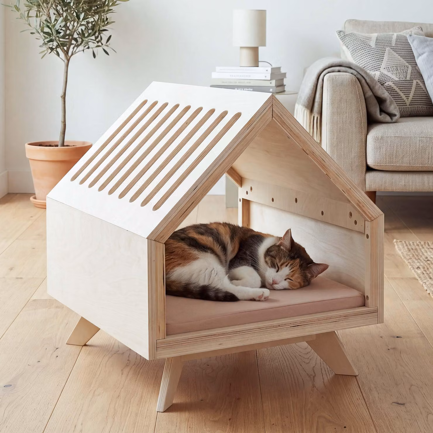 Cuccia per animali domestici HWC-Q65, adatta a cani e gatti, realizzata in legno , dimensioni 58x50x60 cm, colore naturale, con cuscino beige