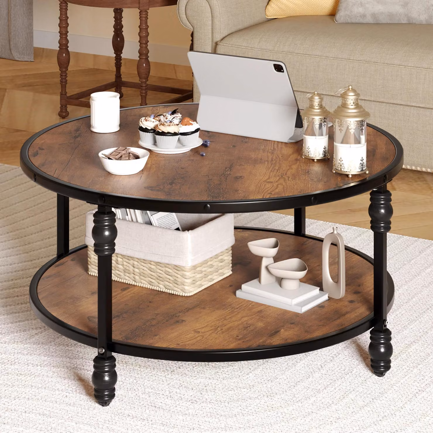 Tavolino da salotto – Tavolino rotondo – Stile rustico/antico – Ripiano inferiore – Piano in legno – Gambe in metallo robuste – Diametro 88 cm
