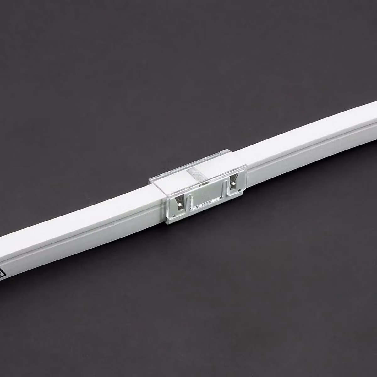 ARELUX XMAGIS: elemento lineare 12x17 per connessioni