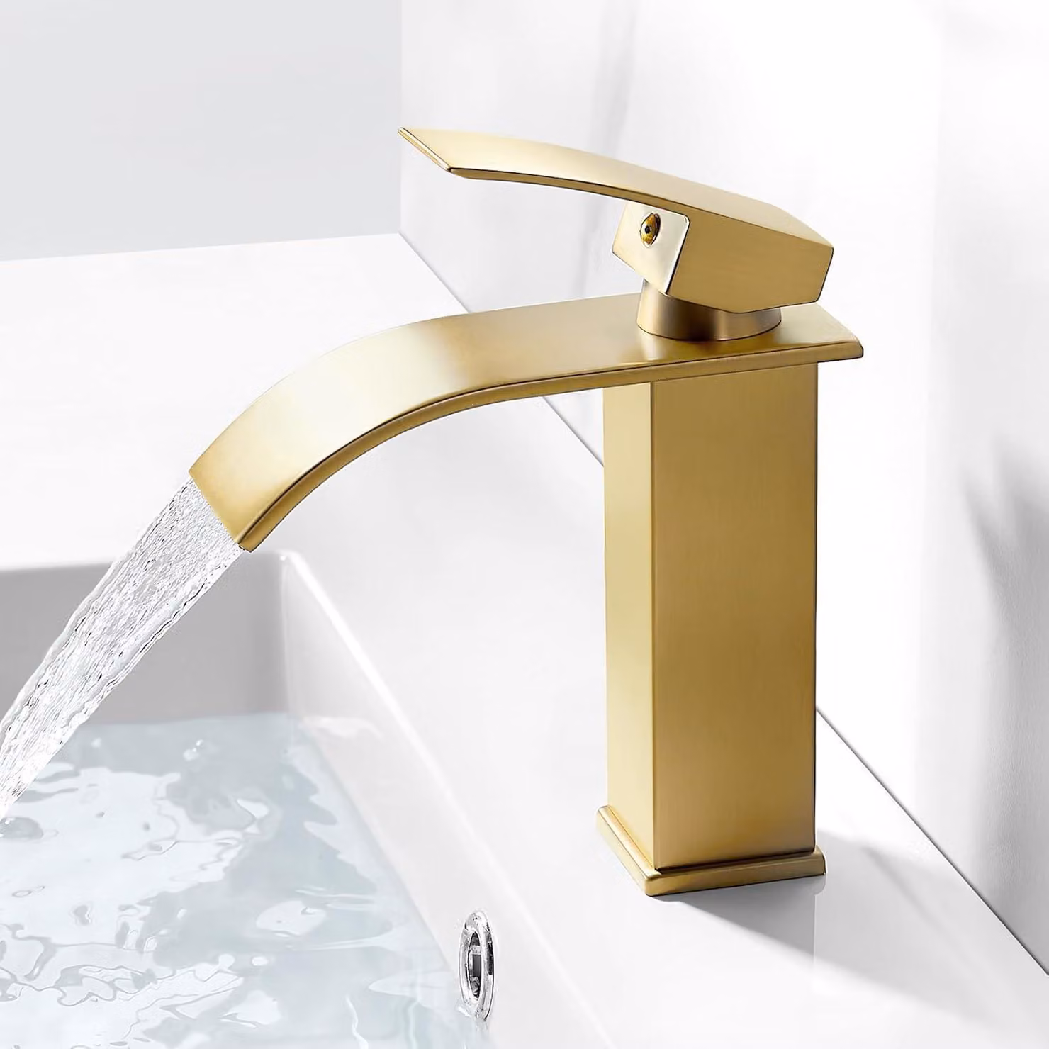 Miscelatore monocomando per lavabo, design a cascata, finitura oro spazzolato, ottone, altezza 115 mm, a risparmio idrico