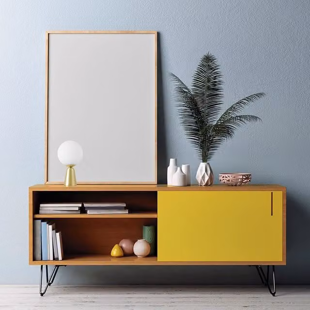 Lampada da tavolo glamour Lunar MILOOX in vetro bianco e ottone con attacco E14 e funzione dimmabile
