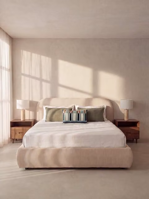 Letto imbottito Olbia con divano e base contenitore Kenay Home, beige, L: 160 cm x P: 200 cm