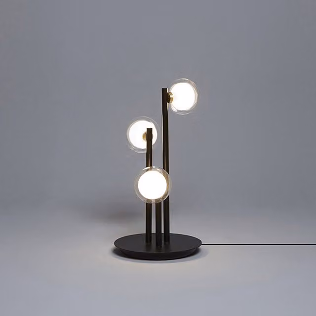 Lampada da tavolo Tooy Nabila 552.33 con vetro trasparente e finiture in metallo cromato, dimmabile, luce LED bianco caldo