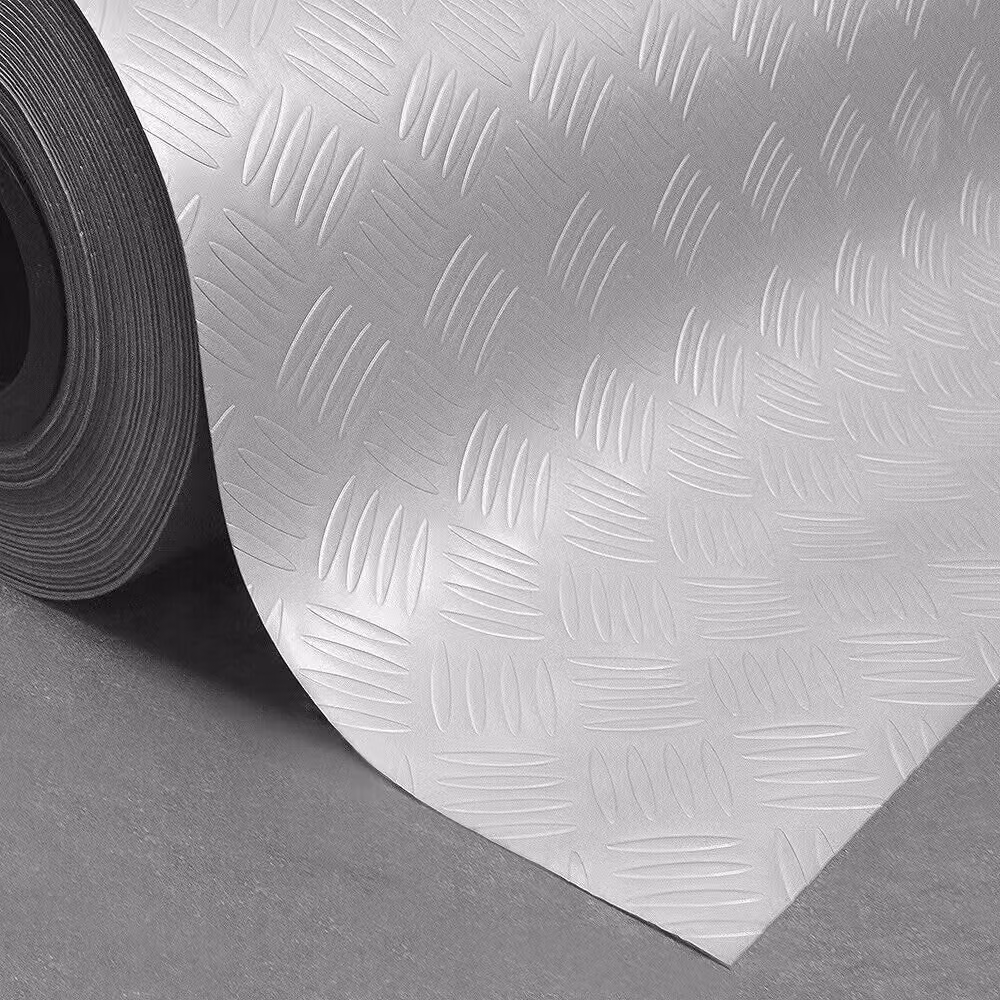 Tappeto in PVC EMMEVI con effetto lamiera, antiscivolo e isolante, colore grigio, L: 140 cm, P: 12 mt – 2