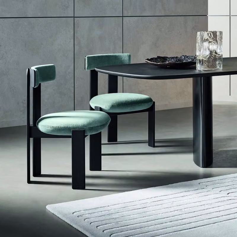 Sedia Pi chair Bonaldo gambe in legno