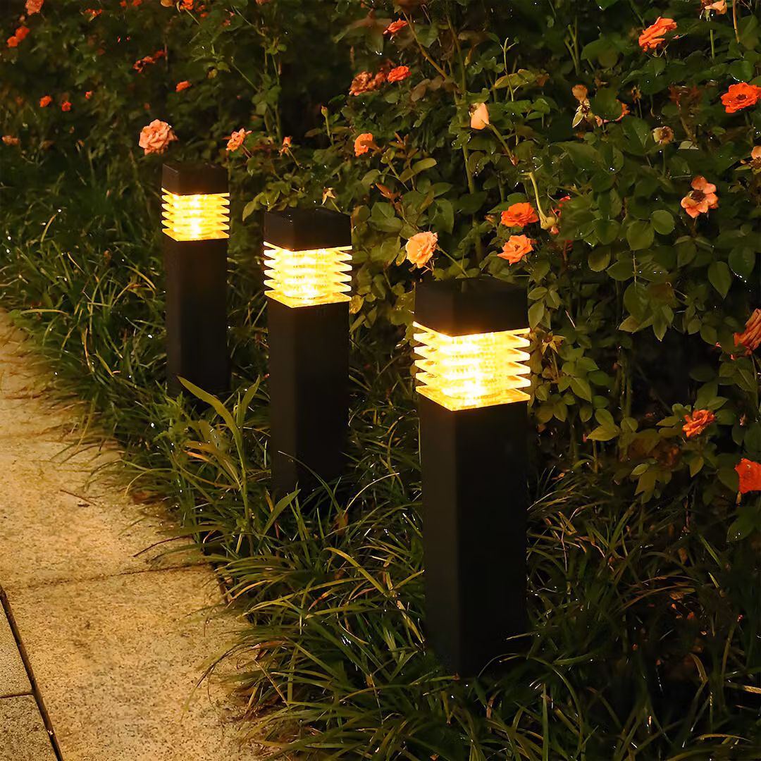 Lampada da giardino solare a palo nero 40cm quadrato colore caldo LED 0,06W IP44 CUBE Eko-Light