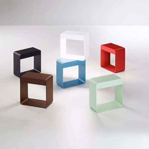 Linea Light Dama Lampada da tavolo ricaricabile con sensore di movimento in metallo disponibile in nero e multicolore con luce bianca calda