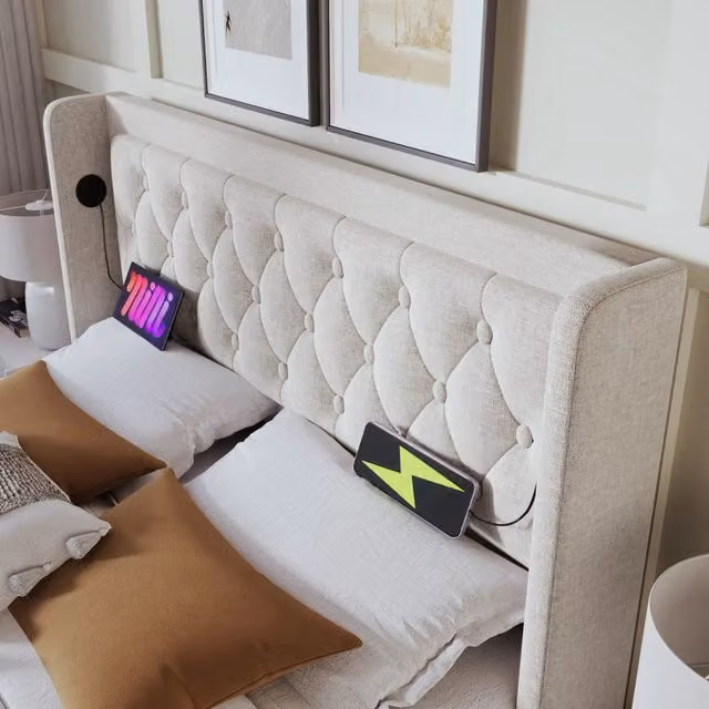 Letto matrimoniale KOMHTOM con base contenitore a sollevamento, struttura imbottita in tessuto e porte di ricarica USB, colore arancione e beige, L/P: 160 x 200 cm