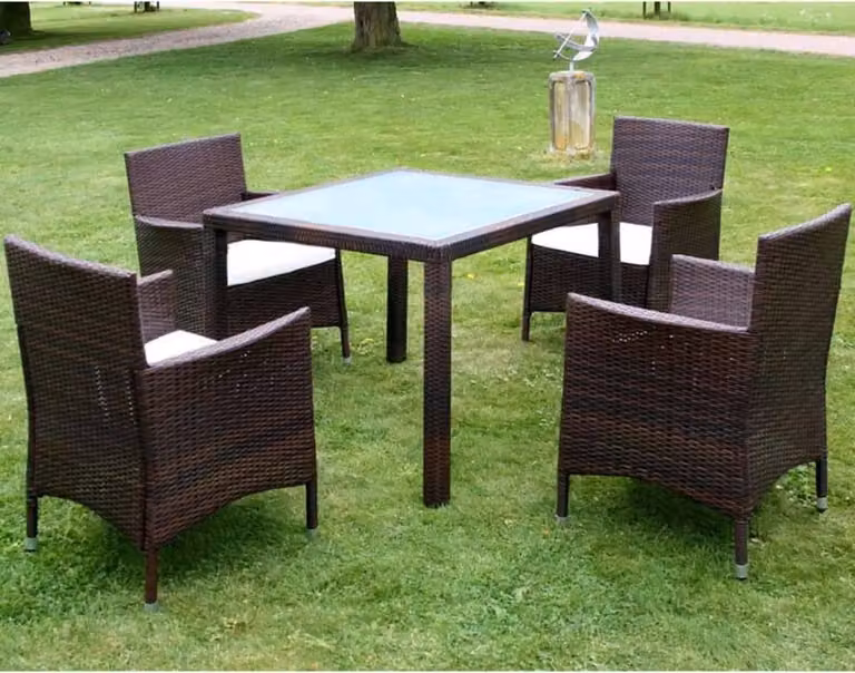 The Living Store Set da pranzo da giardino 5 pezzi con cuscini in poly rattan marrone