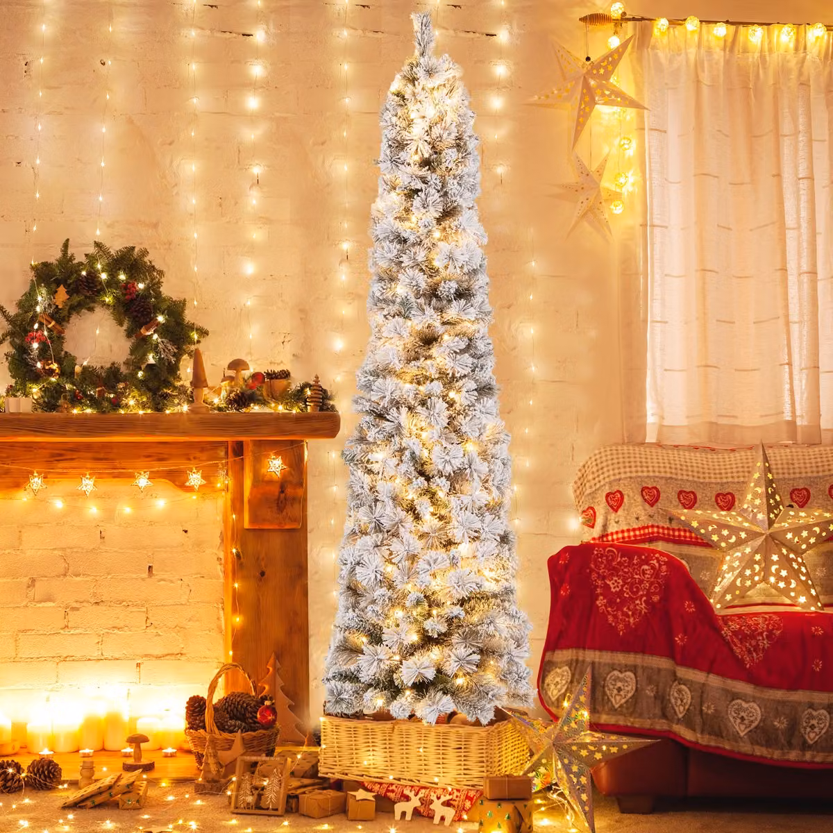 Albero di Natale slim Costway verde con 150 luci LED bianco caldo e 373 rametti in PVC, Altezza: 180 cm