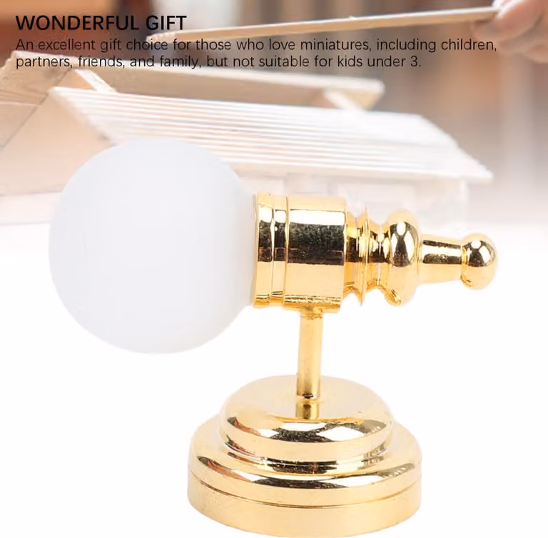 Lampada da parete in miniatura per casa delle bambole in scala 1:12, mini luce LED con paralume sferico opaco.