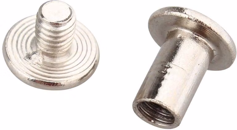 50 viti a Chicago da 5x8 mm, con rivestimento in nichel, adatte per la rilegatura, tipo chiodo, rivetto, elementi di fissaggio piatti, per la riparazione del cuoio e per l'uso in libri