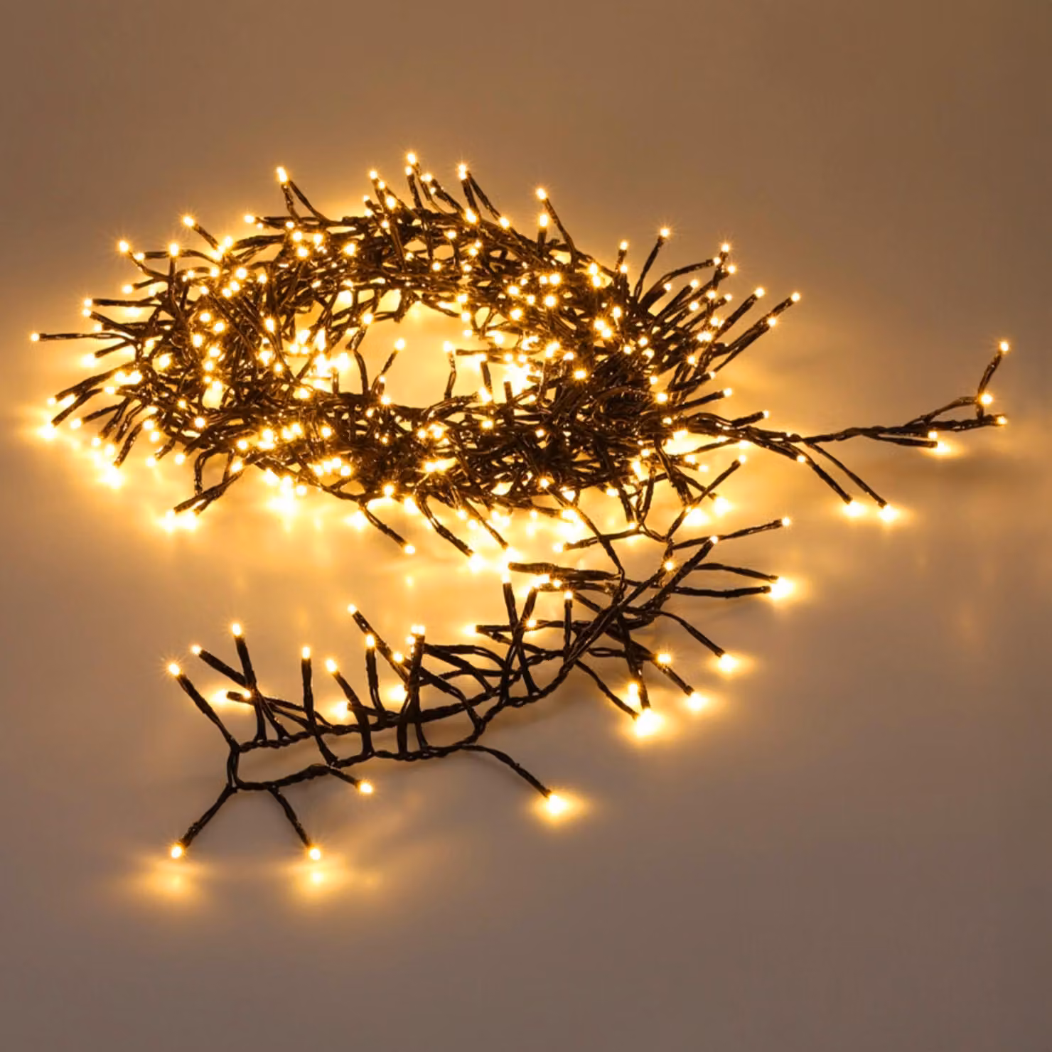 Catena luminosa a cascata per esterni, luce bianca calda, con timer e spina di corrente - 20 metri / 1536 LED - Catena luminosa natalizia per esterni con 8 funzioni