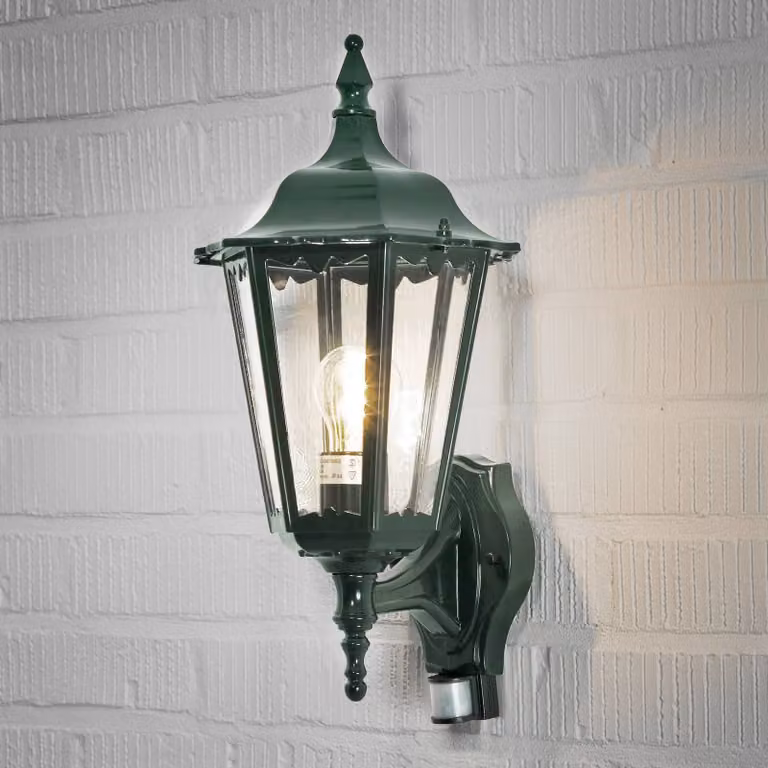 Konstsmide Applique da esterno Firenze con sensore, verticale, verde FIRENZE, Verde, Alluminio, Campagna / Rustiche