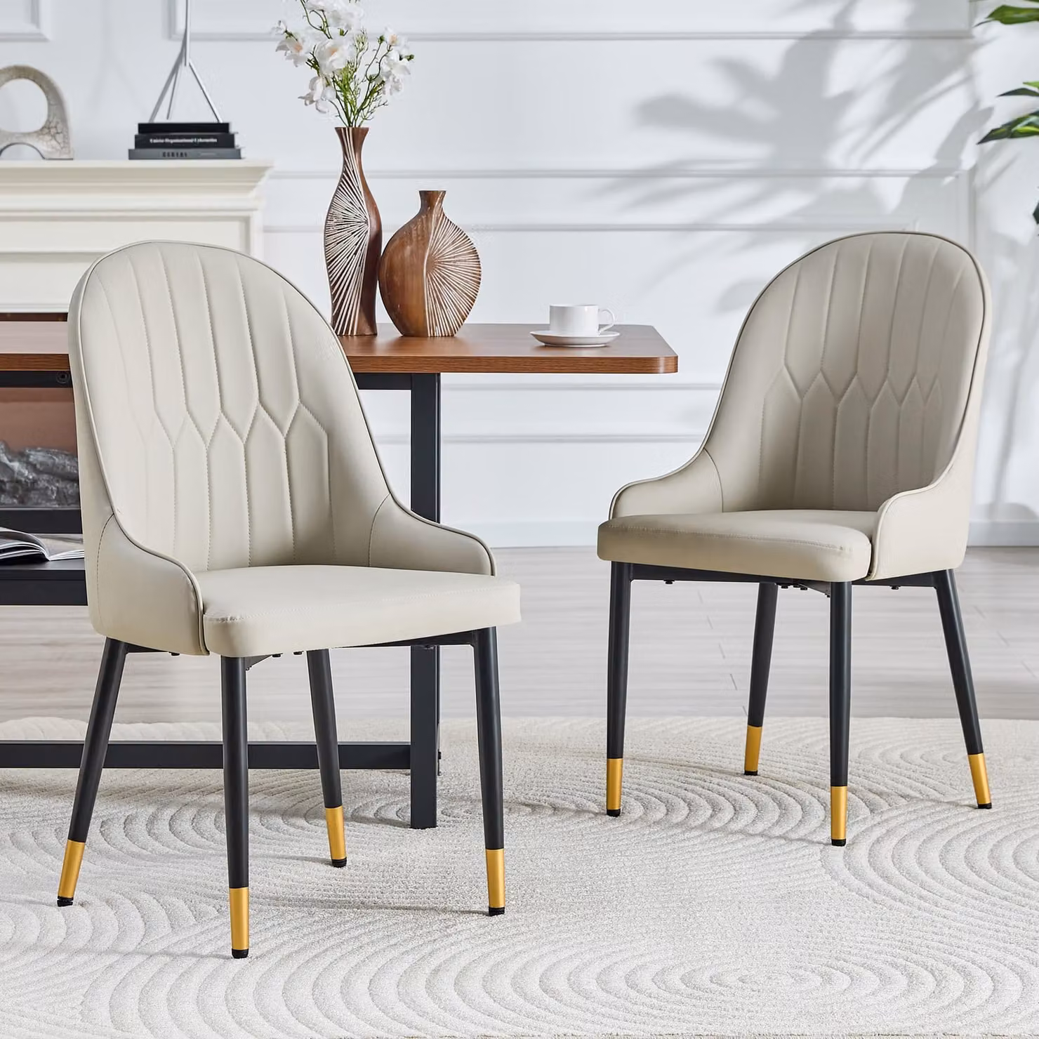 MODFU offre un set di 2 sedie da pranzo in poliuretano con schienale sagomato, una sedia da cucina imbottita con rivestimento elastico e una sedia da ufficio con gambe in metallo, tutte in un elegante color grigio chiaro