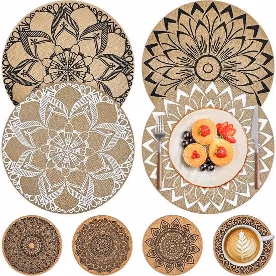 Set da tavola composto da 8 tovagliette rotonde e sottopiatti per una cena elegante