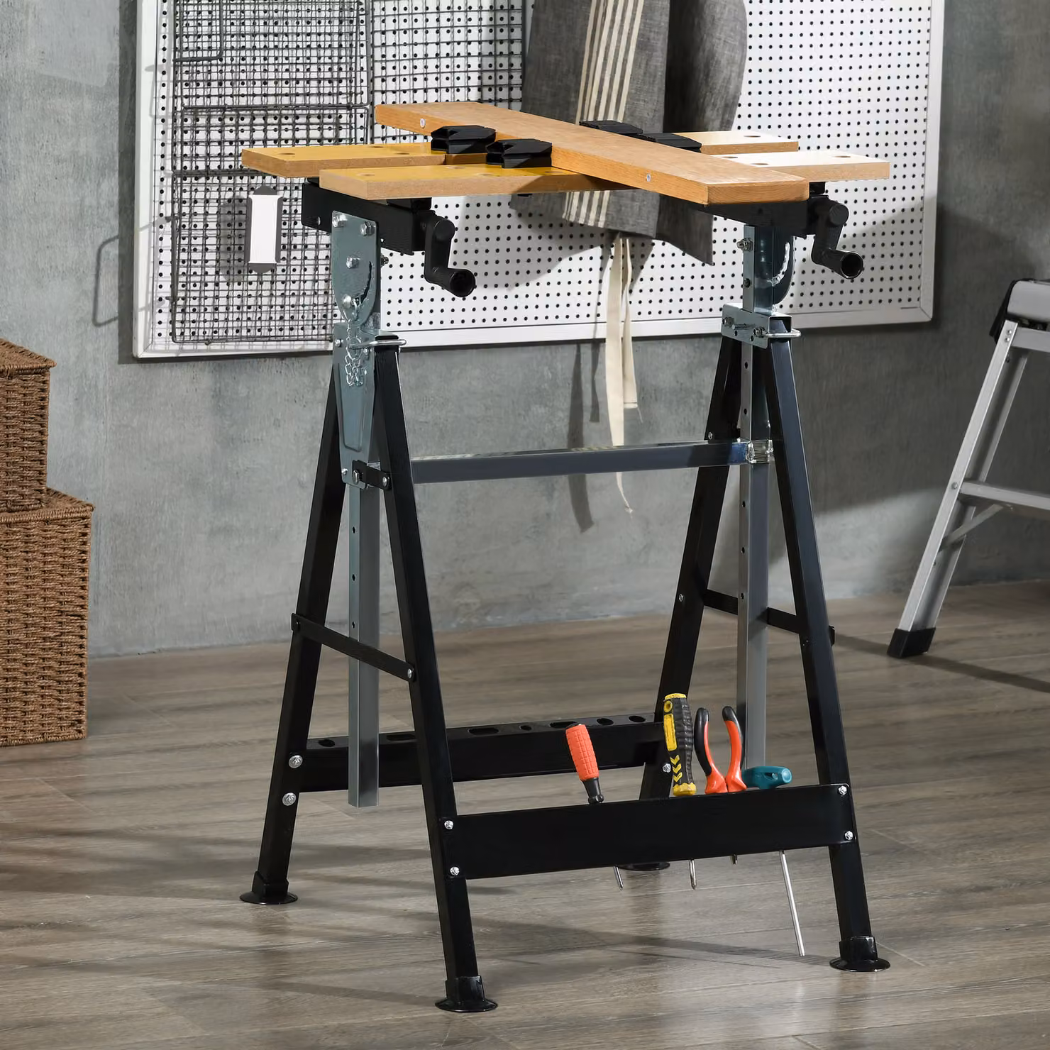 HOMCOM Banco da lavoro pieghevole con 4 morse, altezza e inclinazione regolabili, portata 100 kg, multicolore – 2