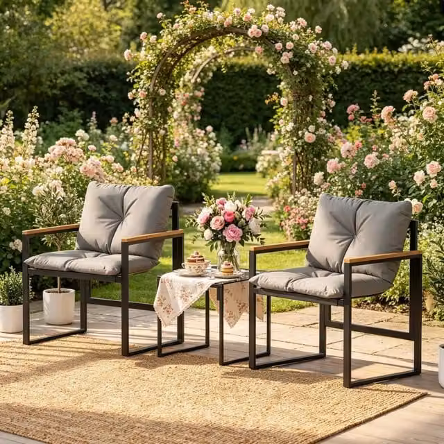 Sedie e tavolino d'accento, elegante set da patio a 3 pezzi, set di sedie a sdraio da esterno, set di mobili da conversazione minimalisti per esterni