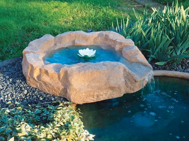 Roccia Artificiale con Sorgente 75x90x20 cm per Laghetti da Giardino in Vetroresina