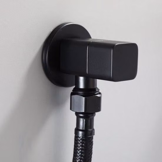 Miscelatore angolare G1/2 per bagno e WC, in plastica nera