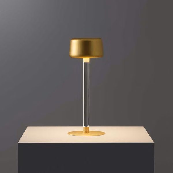 Lampada da tavolo ricaricabile Olev in metallo oro/ottone con tecnologia LED dimmabile