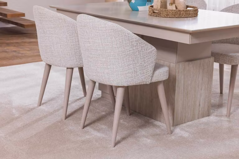 Poltrona da soggiorno moderna, imbottita con rivestimento in tessuto di alta qualità
