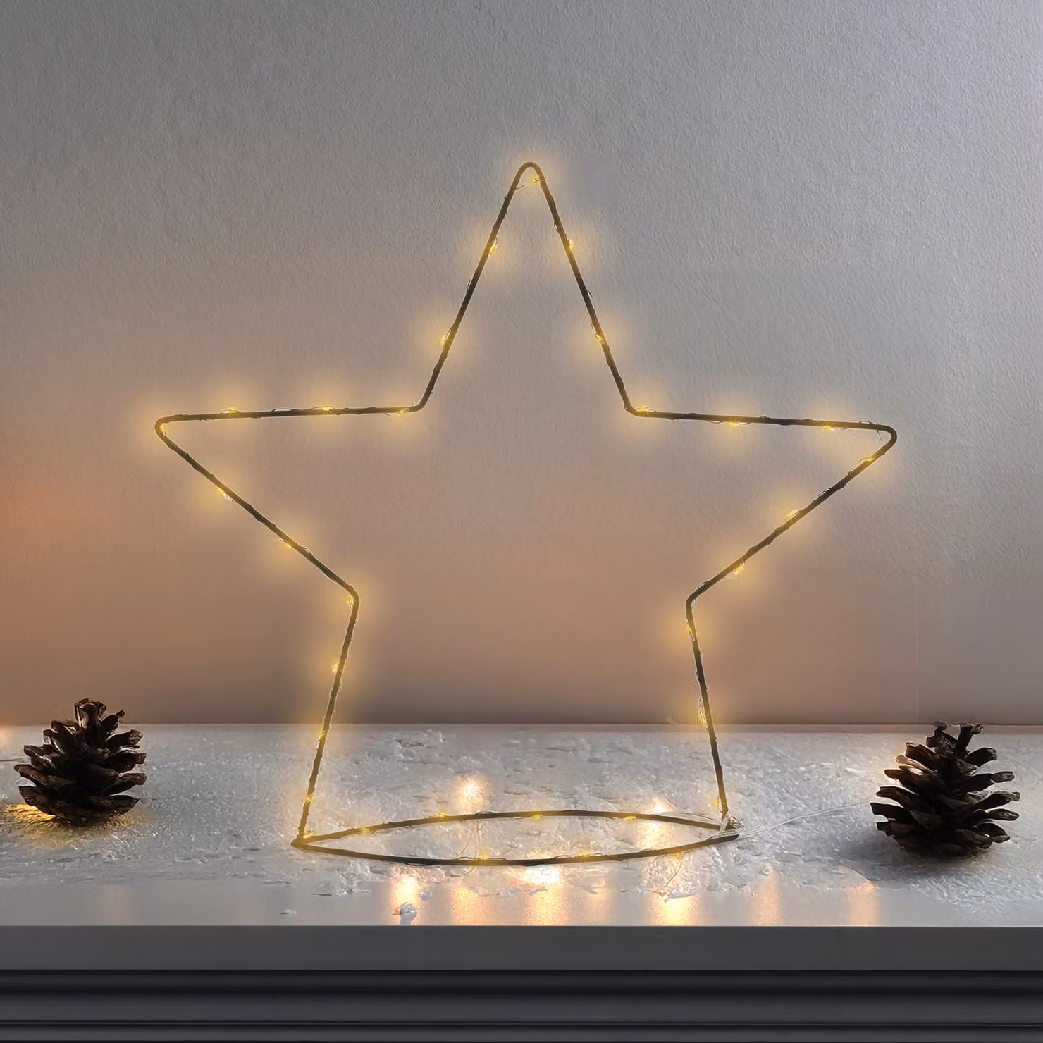 Stella in metallo con illuminazione - circa 34 cm / 35 LED - Decorazione natalizia