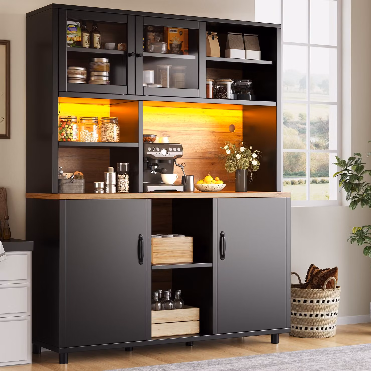 Flieks: armadio alto da cucina con ripiani regolabili in altezza, mobile da cucina a buffet con LED e USB, 140x40x185 cm, nero