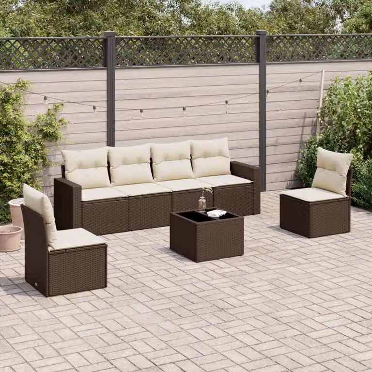 Set di divani da giardino vidaXL 7 pezzi in polyrattan marrone con cuscini bianchi e tavolino da esterno in stile moderno