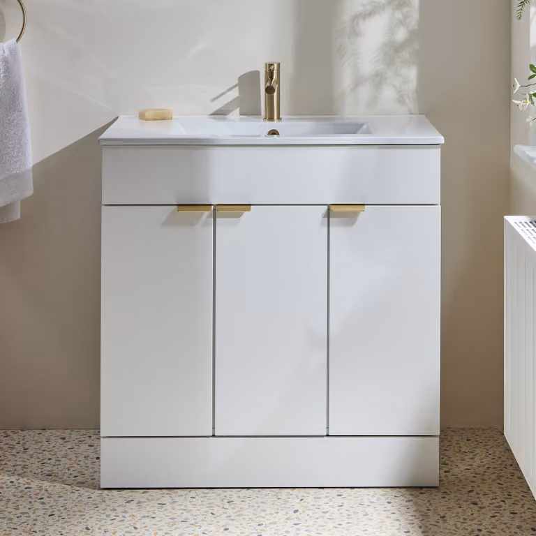 Mobile Bagno a Terra Bianco da 810mm con Lavabo e Maniglie con Impugnatura a Dito in Oro  Satinato - Cluo