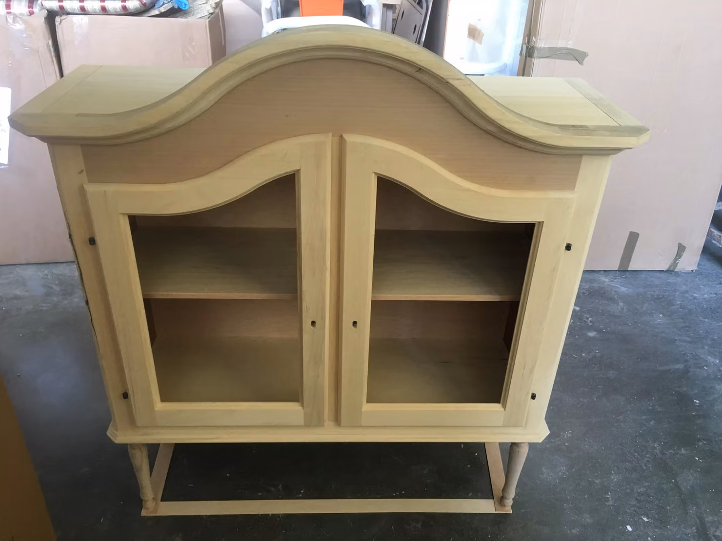 Cristalliera Mobili 2G in legno di pino grezzo con 2 ante e cappello sagomato L/P/H: 104 x 50 x 210 cm – 2