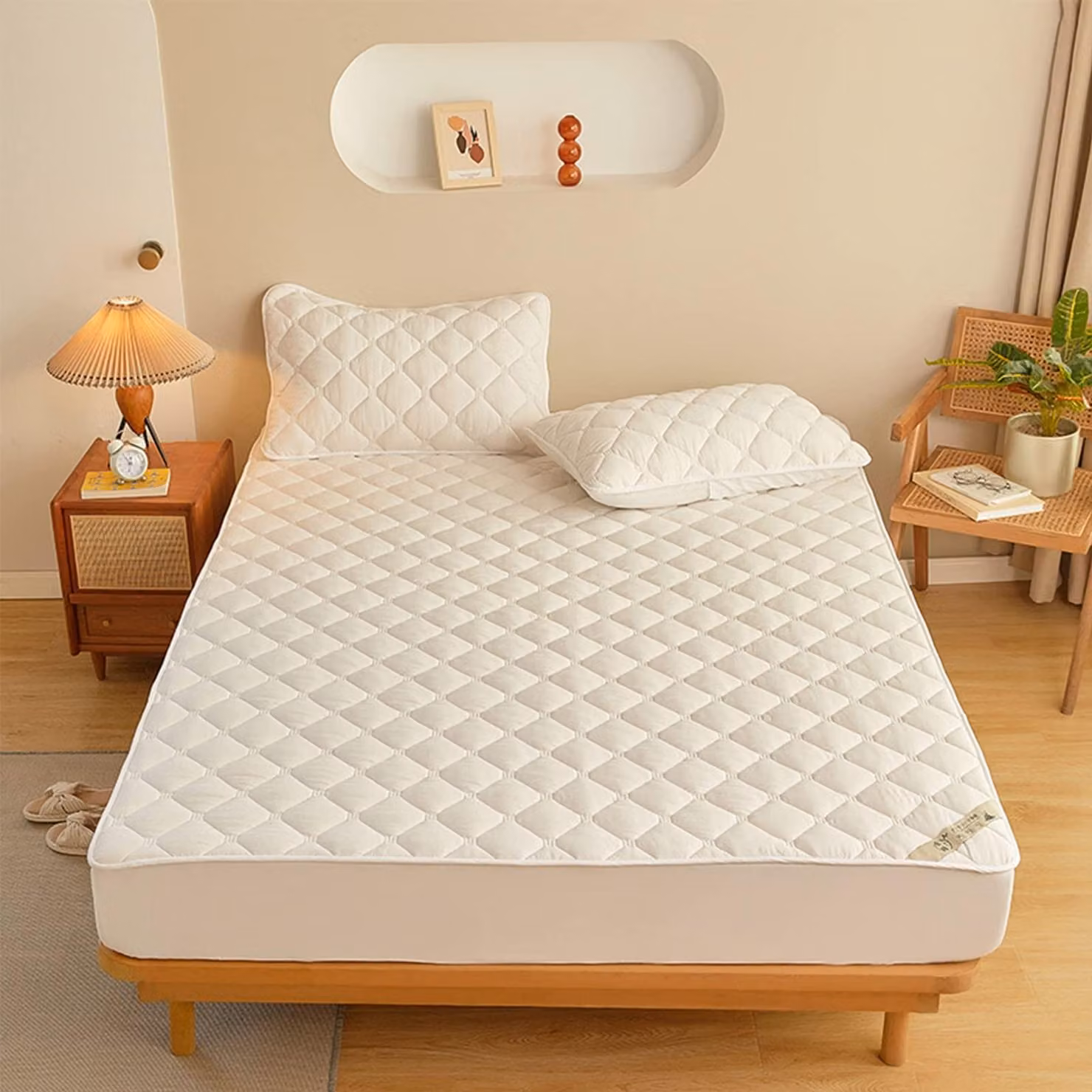 Coprimaterasso lavabile con gonna elasticizzata sagomata per un sonno confortevole