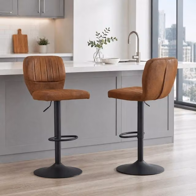 Sgabello da bar girevole MIVRAY regolabile in altezza in similpelle marrone e metallo nero L/P/H: 45 x 52 x 93–114 cm