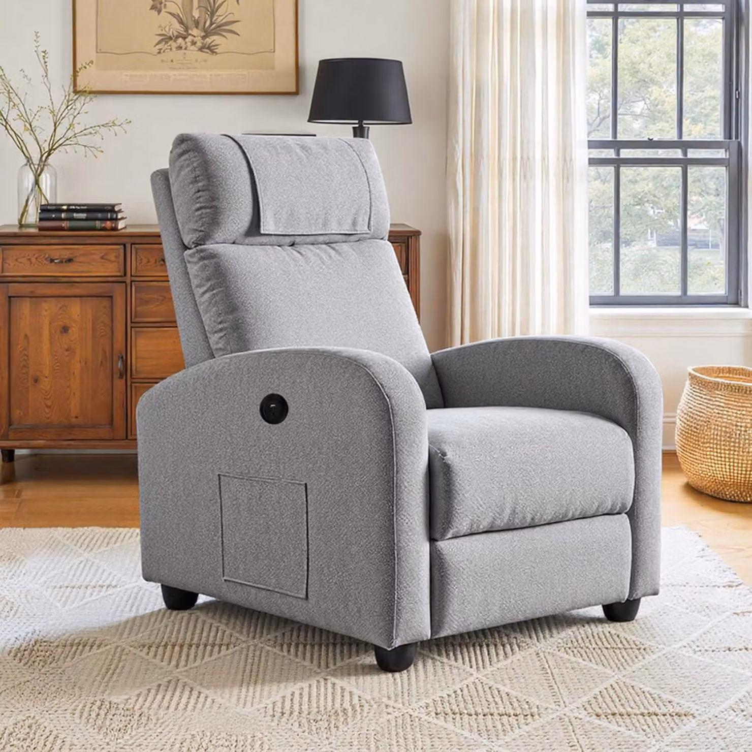 Poltrona reclinabile e poltrona TV dal design elegante, con ampio vano portaoggetti