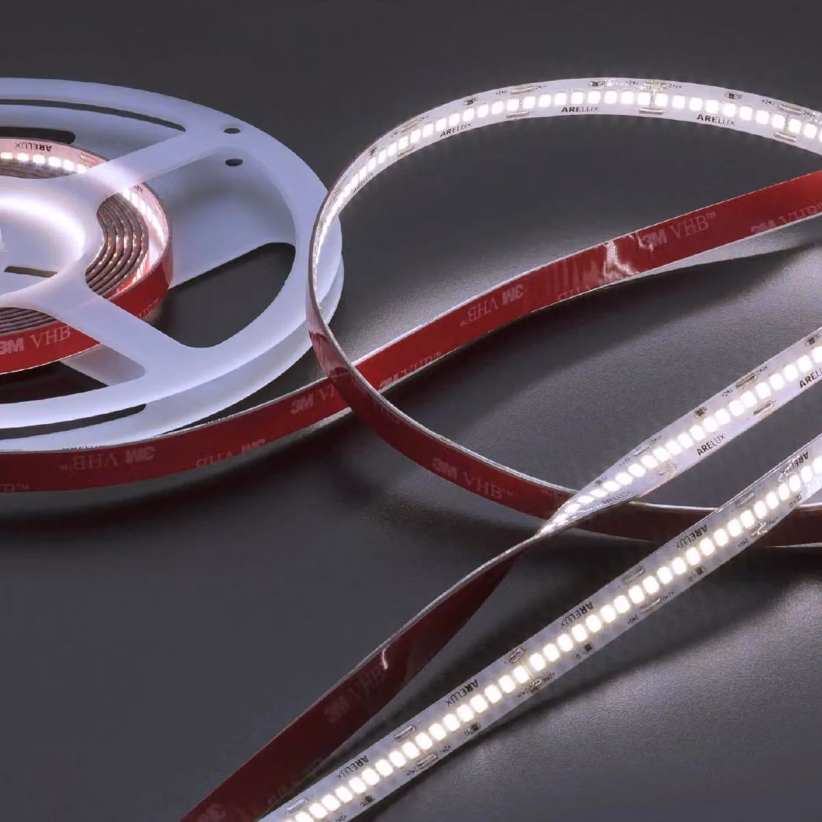 ARELUX XRIBO, striscia LED IP66, 5 metri per rotolo, 22W/metro, 240 LED/metro, 24V DC, indice di resa cromatica (CRI) 80, angolo di emissione >115°, temperatura di colore 3000K