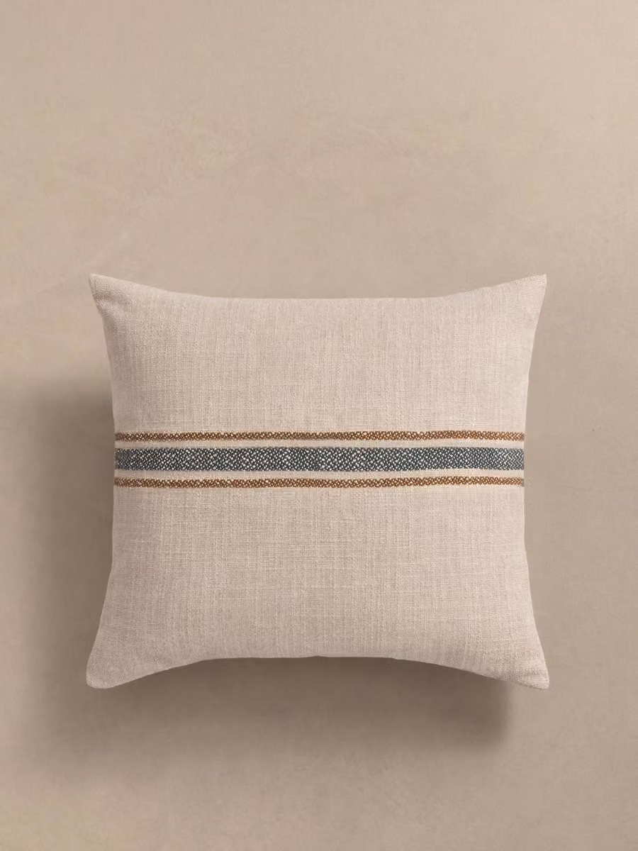 Cuscino quadrato a righe modello Navi Kenay Home, cotone multicolore marrone, blu e beige, 45 x 45 cm – 2