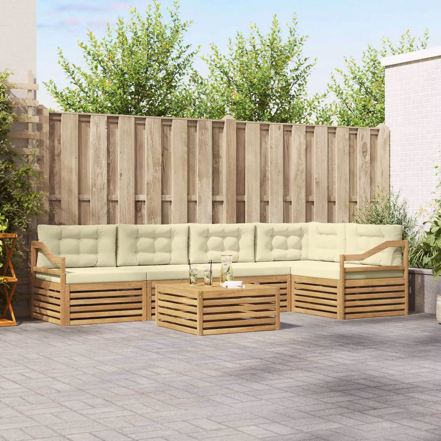 Set di divani da esterno vidaXL a forma di L con tavolo da caffè, 6 pezzi, Bianco e Beige, in legno di acacia e tessuto