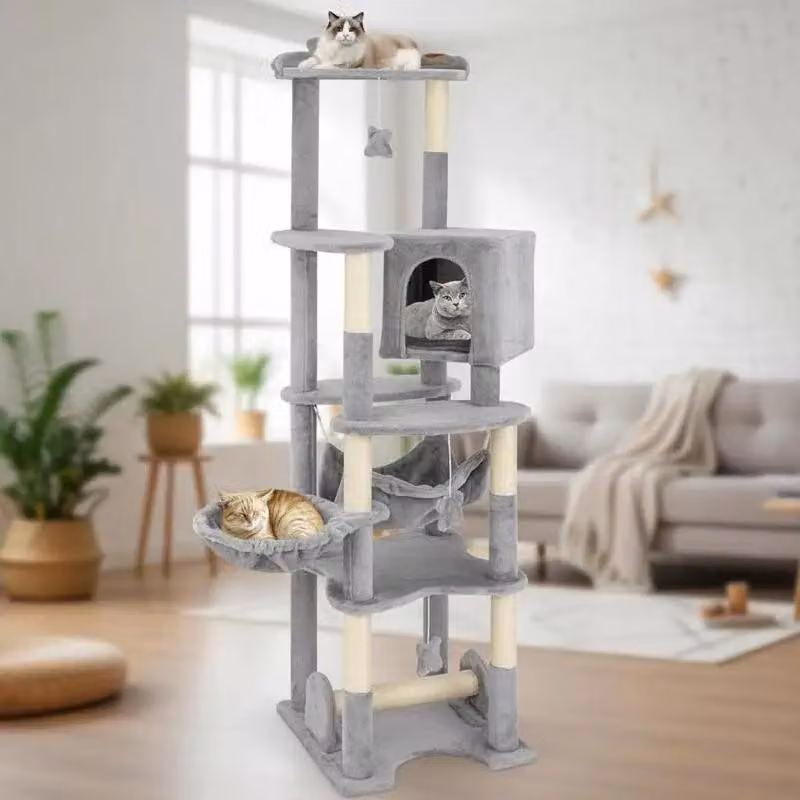 Albero per gatti multistrato con piattaforma superiore e rifugio