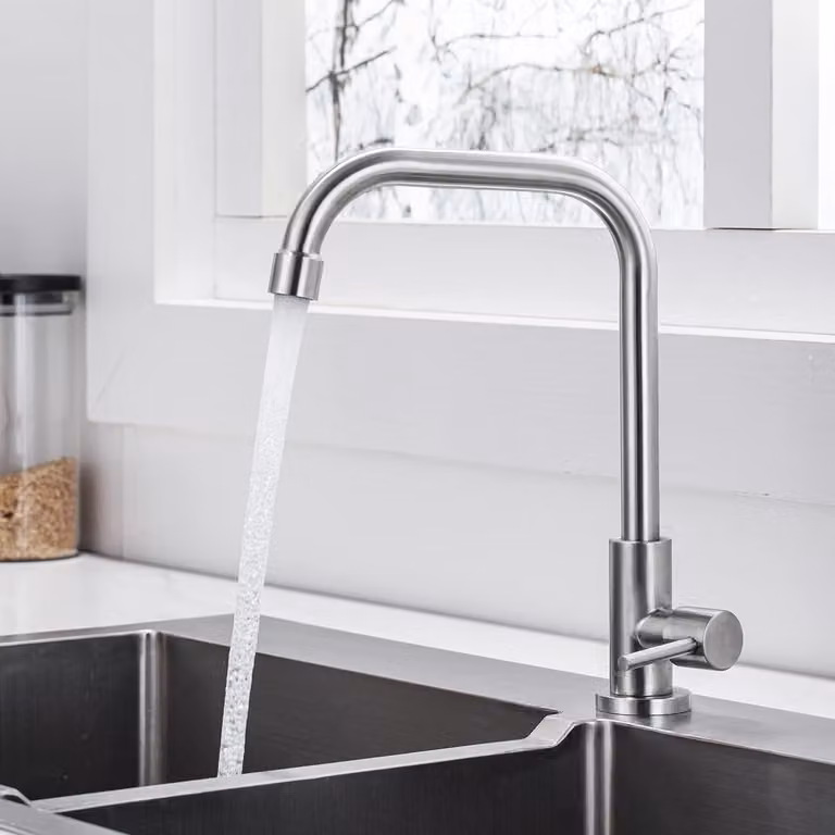 Rubinetto per acqua fredda a 360° girevole - Rubinetto da cucina con una sola leva - Acciaio inossidabile - Antigraffio - Aeratore estraibile