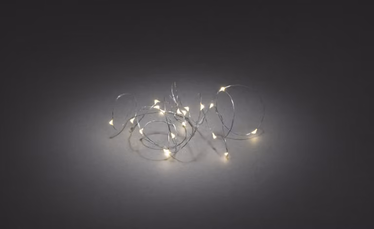 Konstsmide - Micro luci LED, timer 6 ore, 40 diodi bianchi caldi, a batteria, per interni, filo color argento; 1461-190