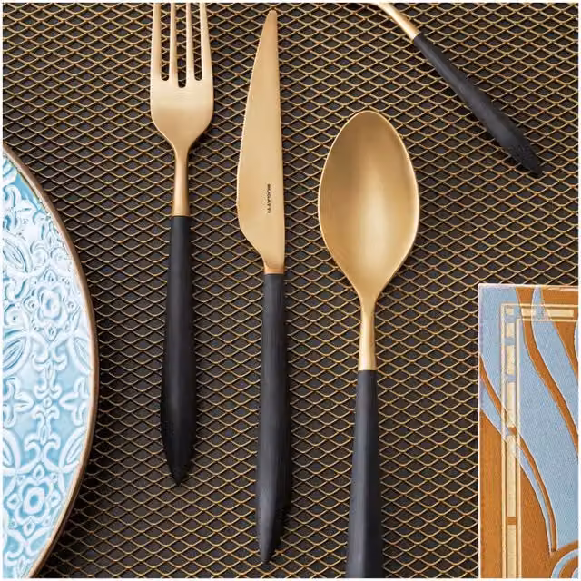 ARES, Posate Finitura Oro Set 24 pz, Scatola Gallery, Casa Colore: Nero