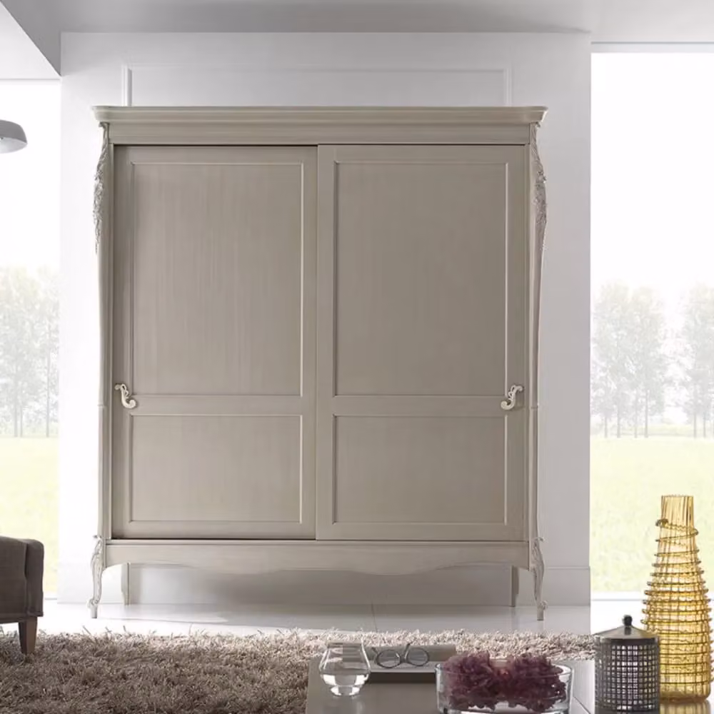 Armadio classico con ante scorrevoli in legno Mobili 2G colore noce e dettagli beige e bianco L/P/H: 204 x 67 x 148 cm