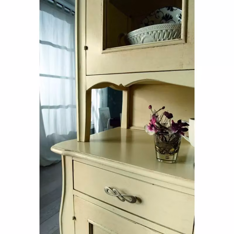 Cristalliera Mobili 2G in legno laccato avorio patinato con ante in vetro e 2 cassetti L: 105 cm, P: 50 cm, H: 209 cm – 3