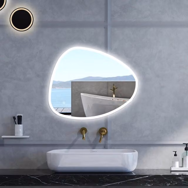 Specchio da bagno asimmetrico Aica Italy retroilluminato con funzione antifog e memoria, L: 80 cm, H: 650 cm, colore bianco