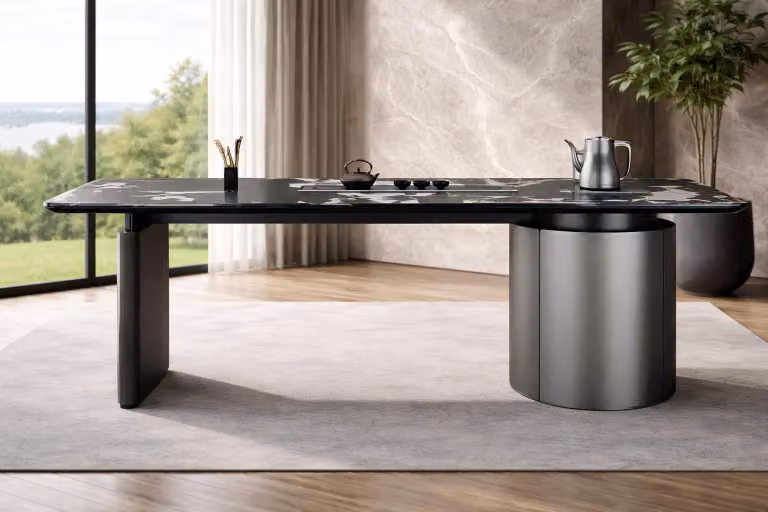 Scrivania di design con elegante piano in marmo e look raffinato