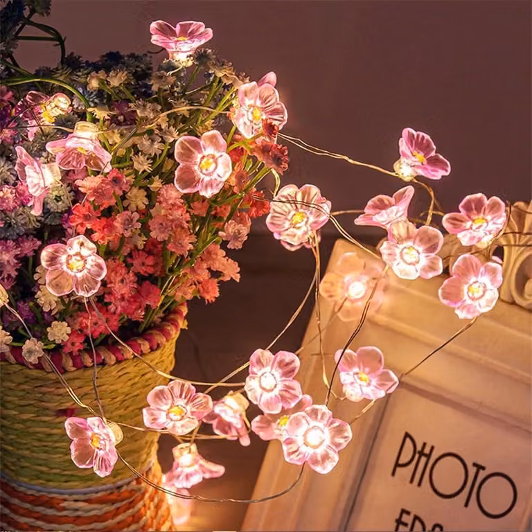 Catena luminosa solare, 3 metri, 30 fiori di ciliegio rosa, luce bianco caldo, filo di rame