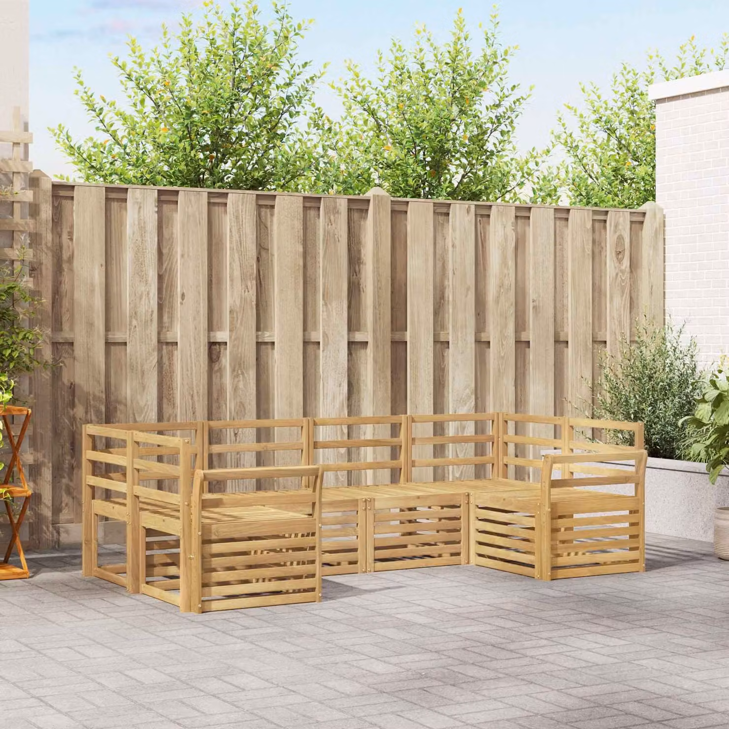 Set di divani da esterno vidaXL in legno di acacia massello con cuscini bianchi, composizione a L per giardino e terrazza